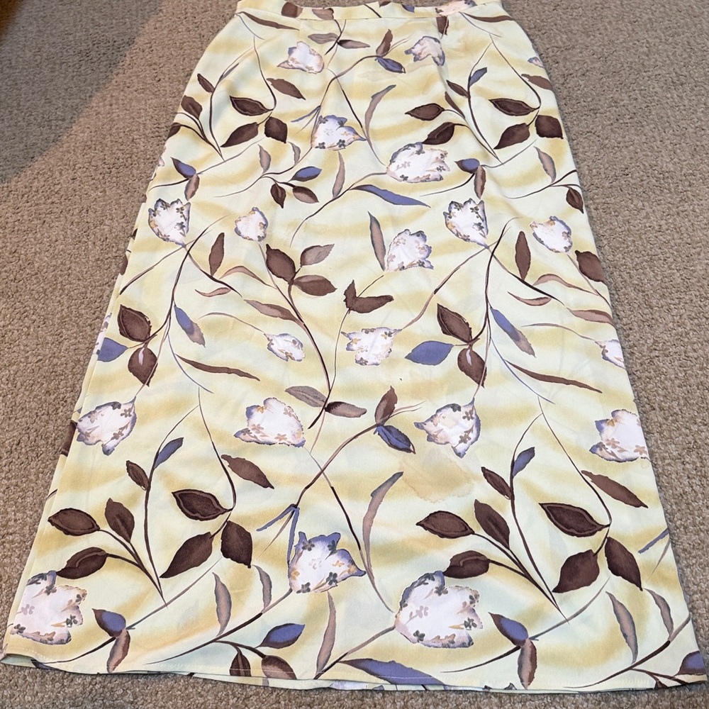 Tracy Evans Pale Yellow maxi skirt with soft pattern